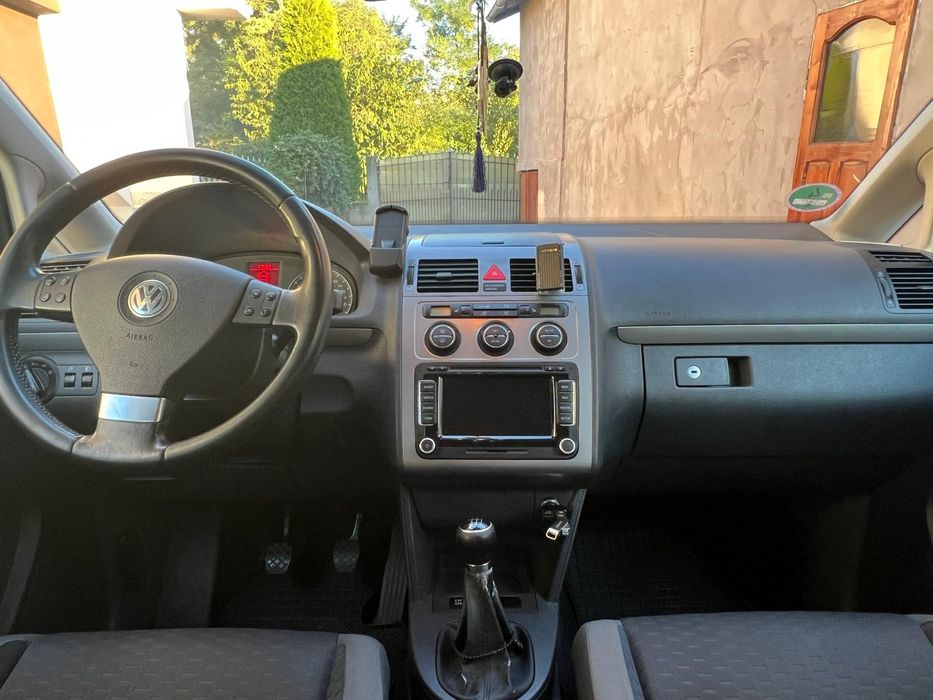 Volkswagen Touran 2010  19 TDI 105 CP 7LOCURI