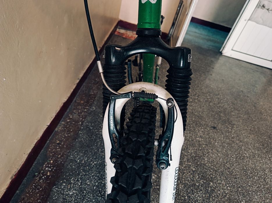 Vând bicicleta .