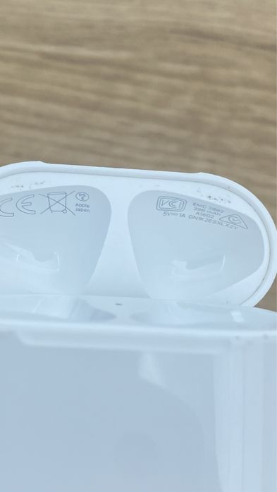 Продам оригинал Air pods 2