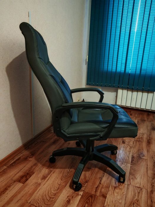Продам кресло офисное
