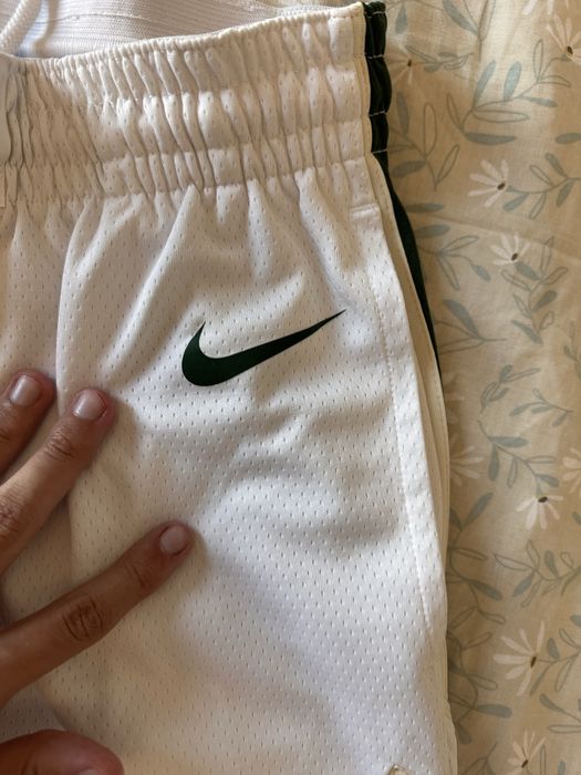 Nike x NBA Milwaukee Bucks