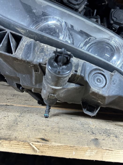 Suport far bmw e92 e93 spalator far bmw e92 e93