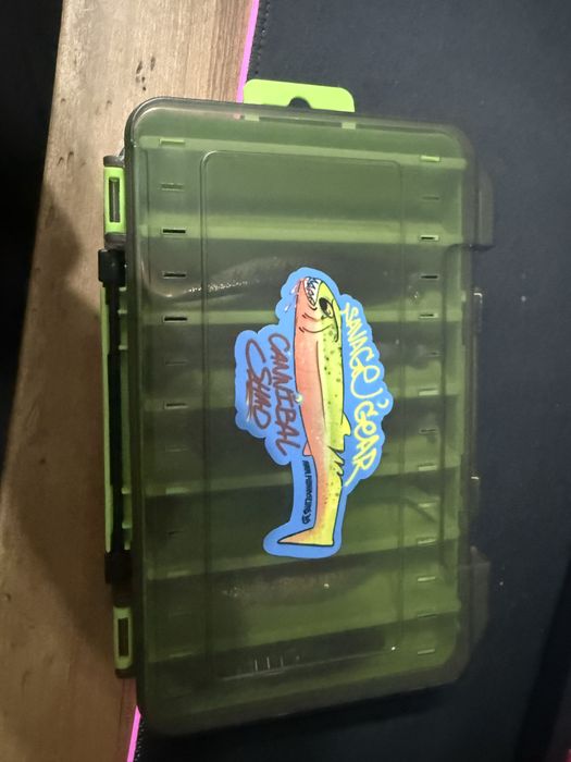 Кутия със силикони за бяла риба