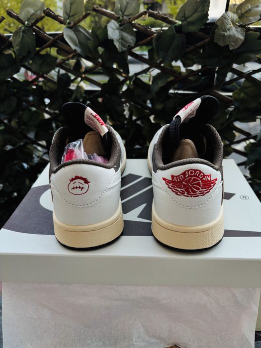 Jordan 1 Retro Low OG SP Travis Scott Reverse Mocha