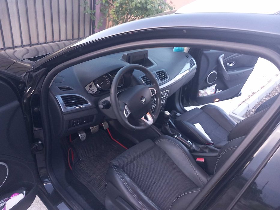 Vând Renault Megane GT _Line 1.9 diesel an 2011 masina este full