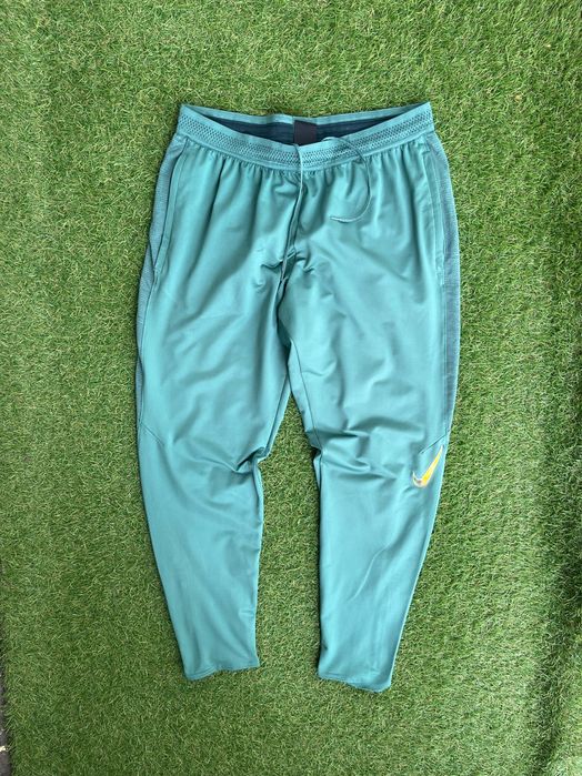 Мъжко долнище : Nike DRI-FIT Sweatpants L