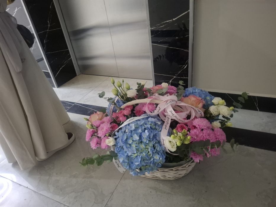 Корзина цветов 20к