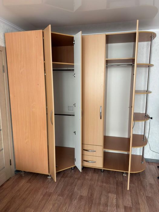Продам угловой шкаф,в хорошем состоянии.
