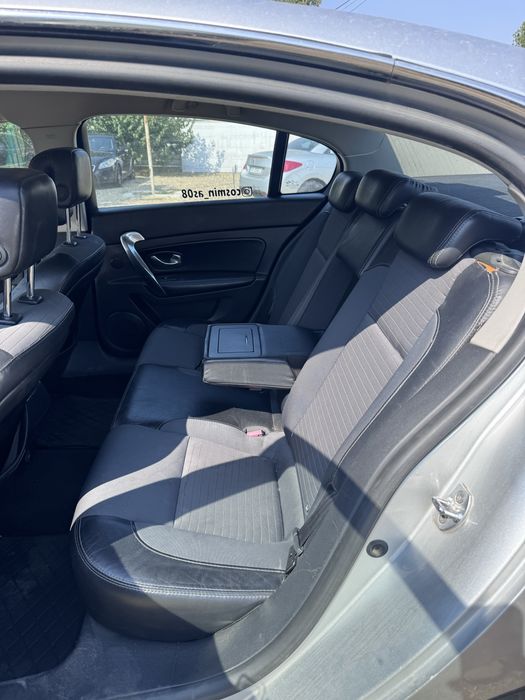 Renault Latitude 2.0 dci 150 Euro 5 avariat an 2011