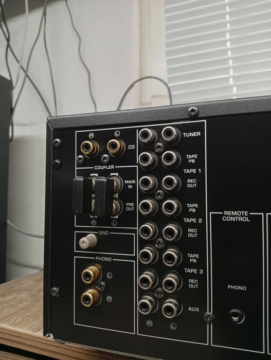 Усилвател YAMAHA AX-1070 Флагманът на серията