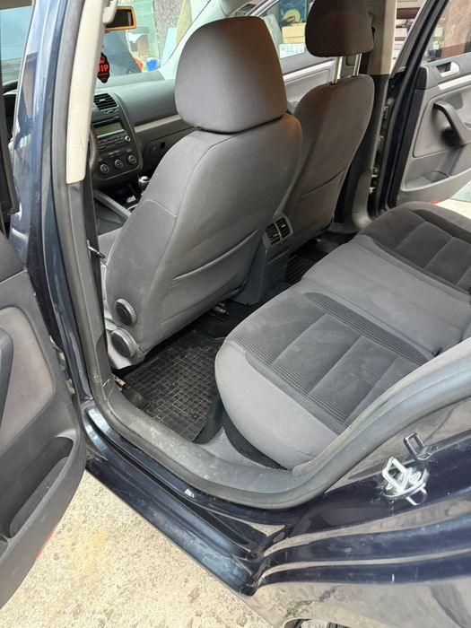 Volkswagen Golf 5 an 2009 1.9TDI