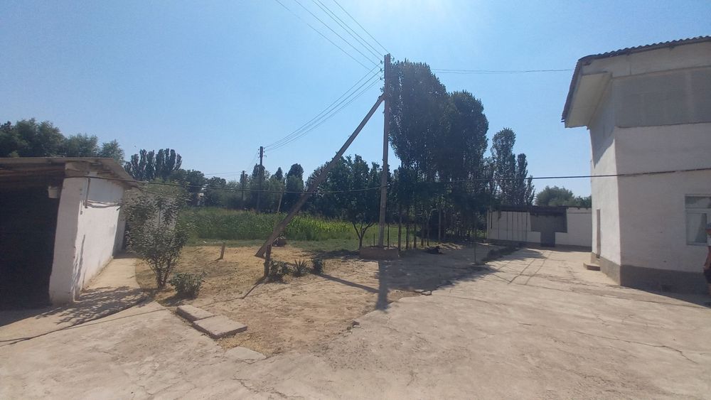 Hovli uy sotiladi!