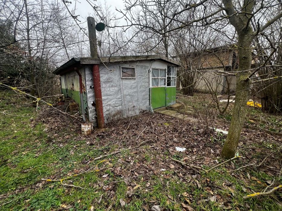 Продава се парцел