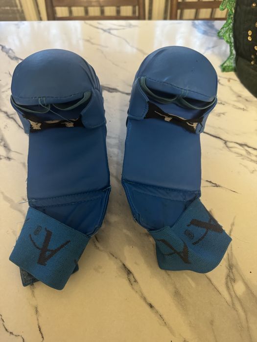 Перчатки для карате ARAWAZA