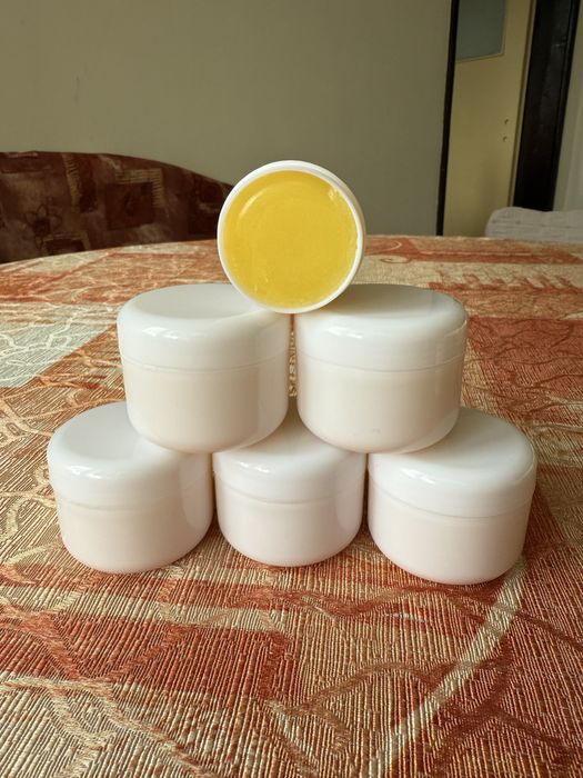 Мехлем с пчелен восък и зехтин