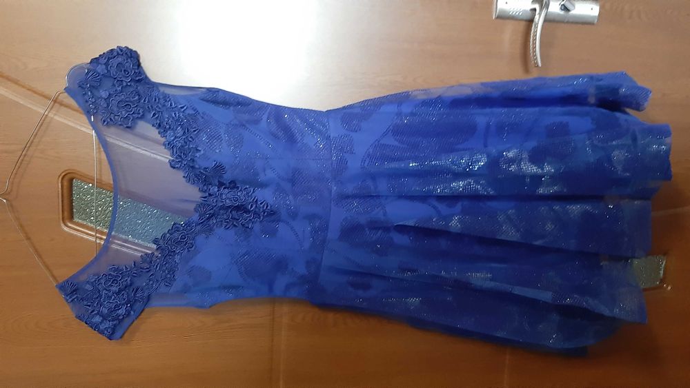 Rochie seara cu mânecă clopot