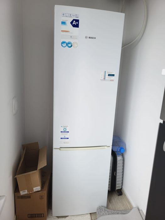 Холодильник Bosch белый