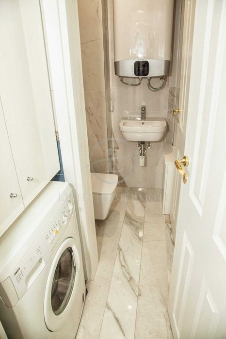 Продава се Тристаен апартамент в Пловдив, Кършияка - 92 кв.м за 2664 €/кв.м - Снимка #11