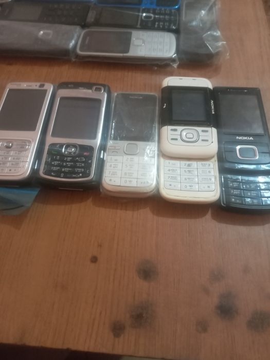 Продаю телефоны нокия орегенал