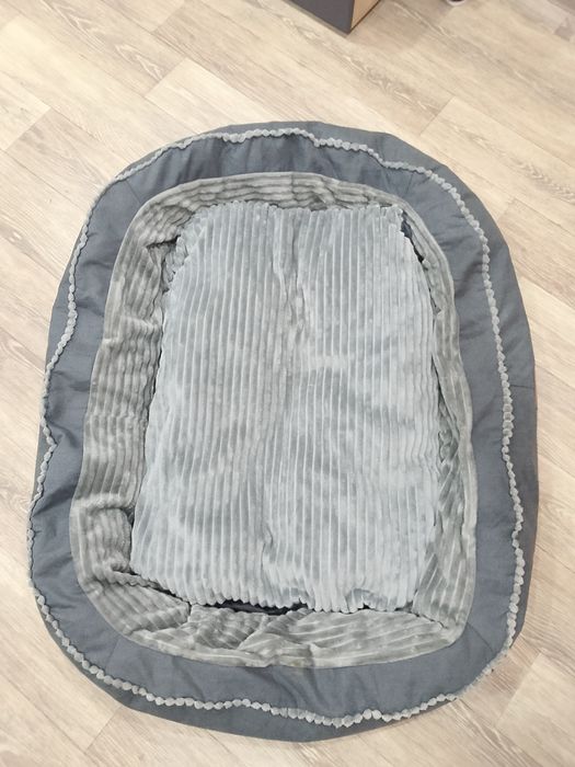 Продам лежанку для собак