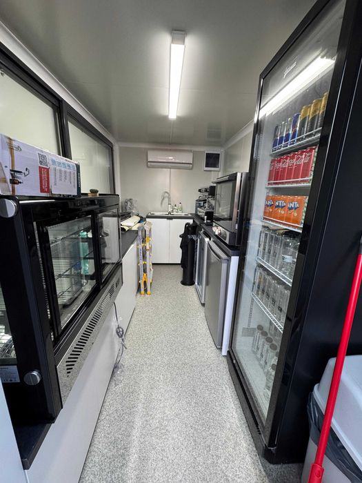 Vand shaormerie si cafenea de specialitate in zone cu vad pietonal foarte mare