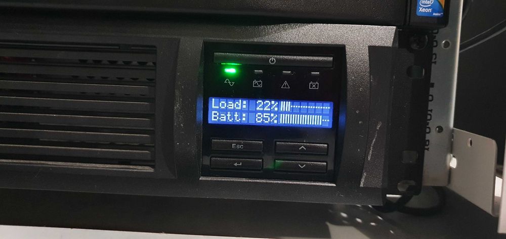 UPS - APC Smart-UPS 1000VA LCD RM 2U 230V (SMT1000RMI2U)
