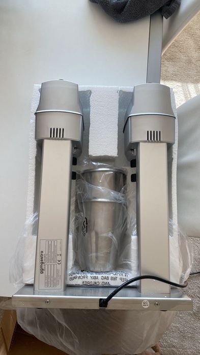 Шпинделен миксер - с 2 бъркалки - 600 вата