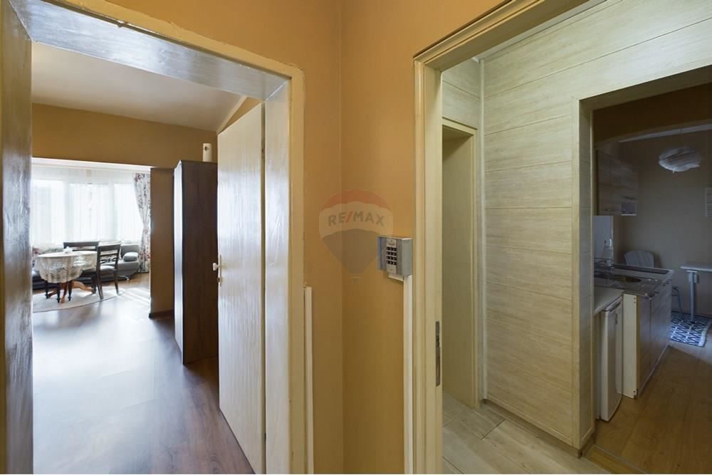 Продава се Четиристаен апартамент в Варна, Гръцка махала - 135 кв.м за 2438 €/кв.м - Снимка #11