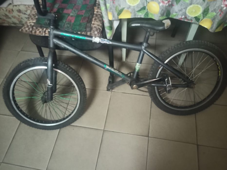 Продам велосипед bmx .