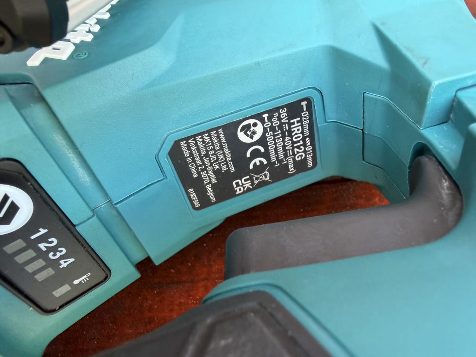 Makita rotopercutor cu aspirator pe acumulator