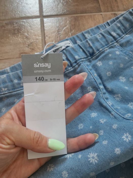 Детски дънки , нови