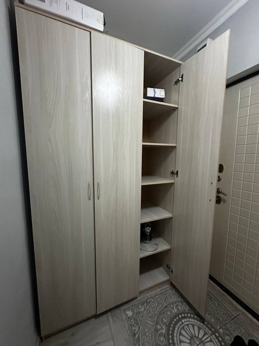 Продам шкаф для прихожей