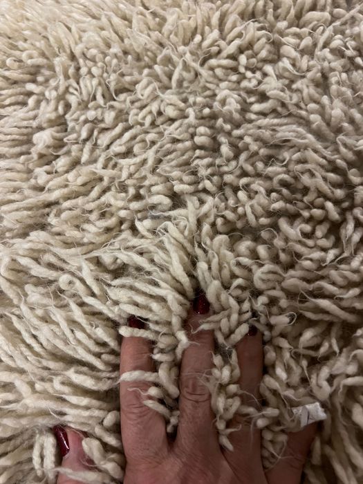 Продавам ръчно тъкан вълнен китеник.