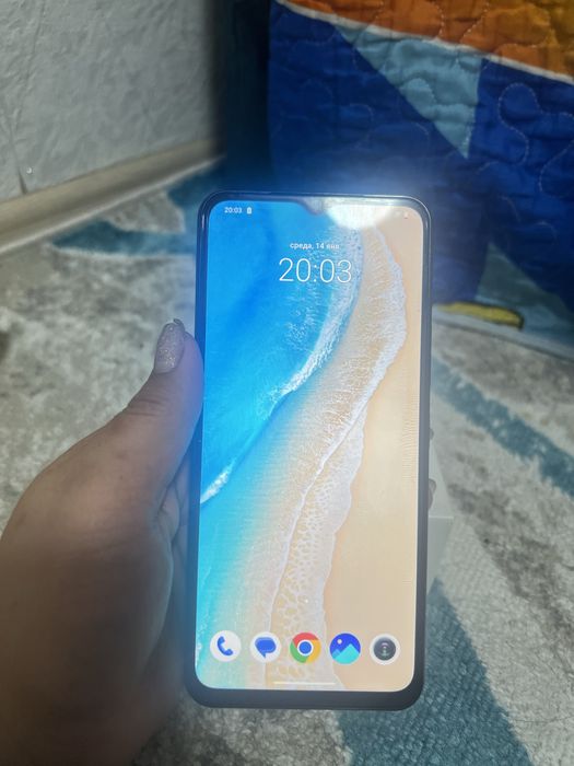 Продам новый телефон