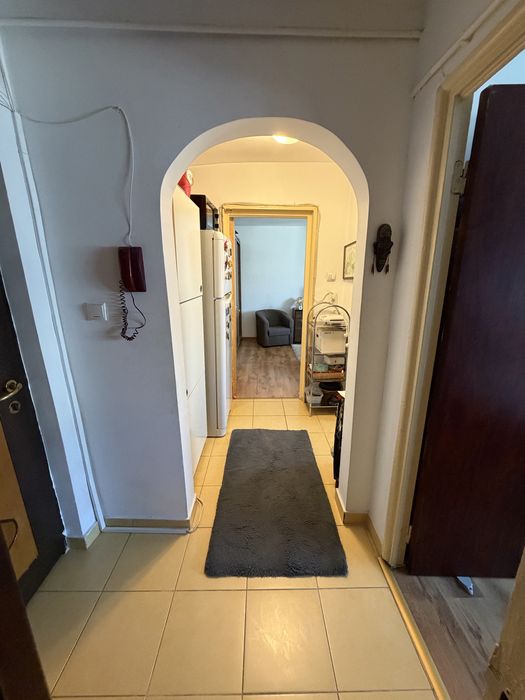 Apartament 2 camere de vanzare.