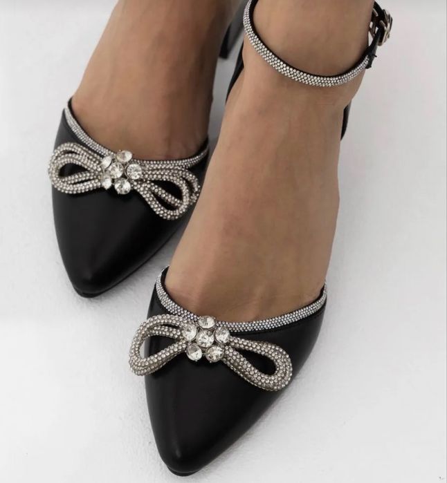 Продаются черные туфли