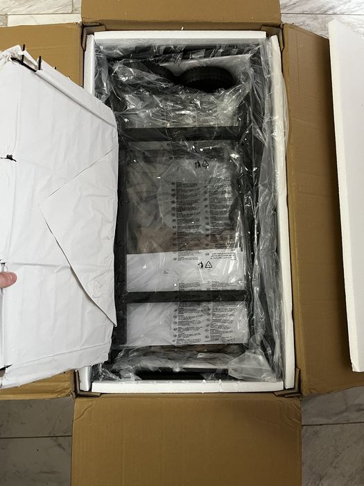 Grătar pe cărbuni (BBQ Smoker)