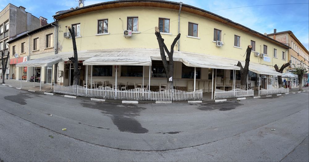 Тента платнище с метална конструкция