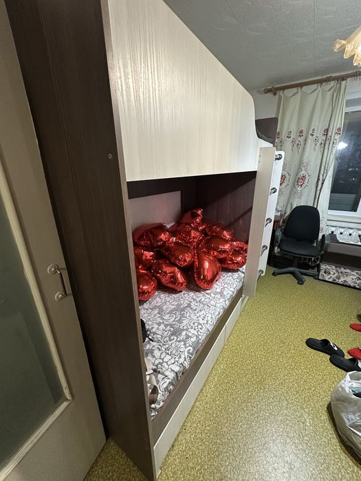 Двухярусная кровать