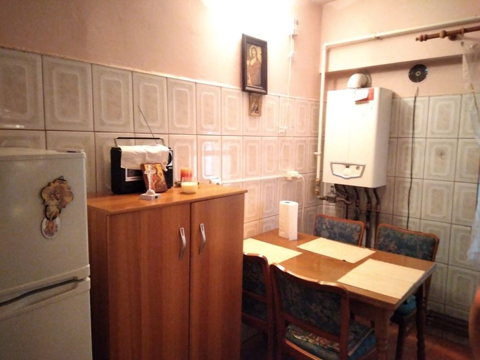 Vand apartament centru vechi targoviste