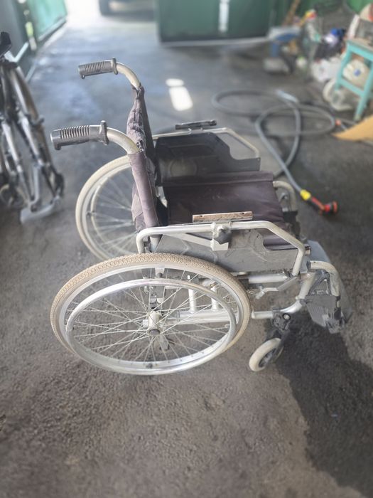Инвалидная коляска