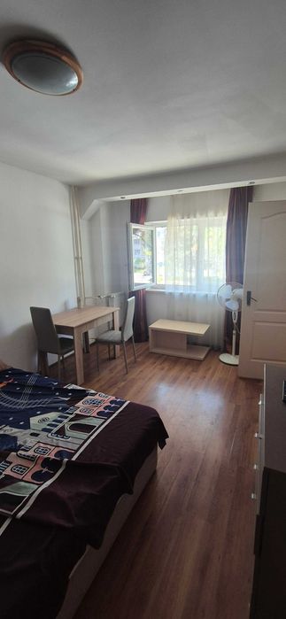 Garsonieră decomandată, mobilată, etaj 1 – Str. Henri Coandă