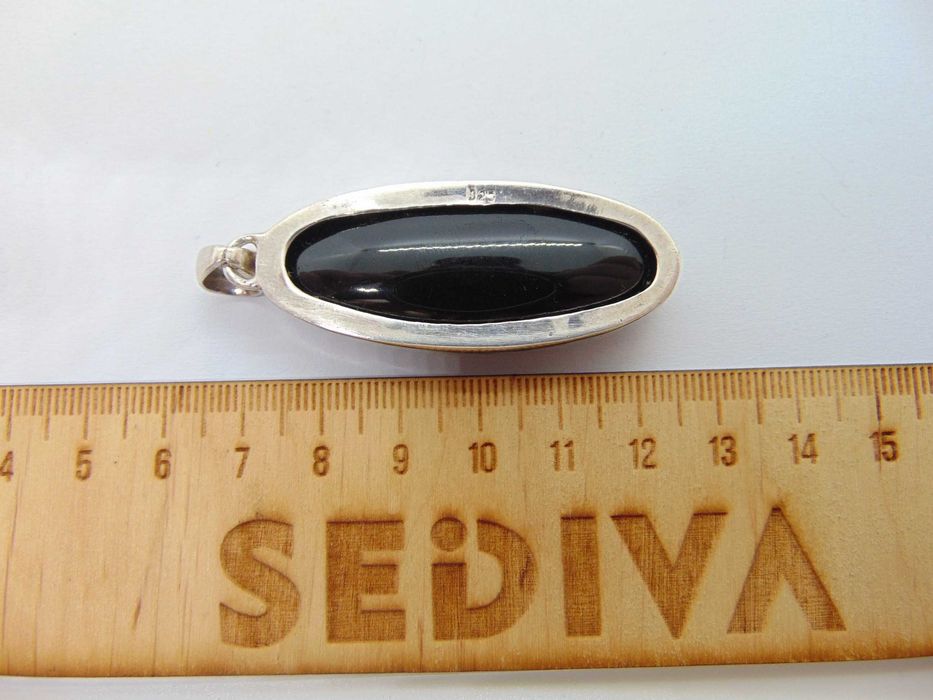 Pandantiv din argint cu onix gravat