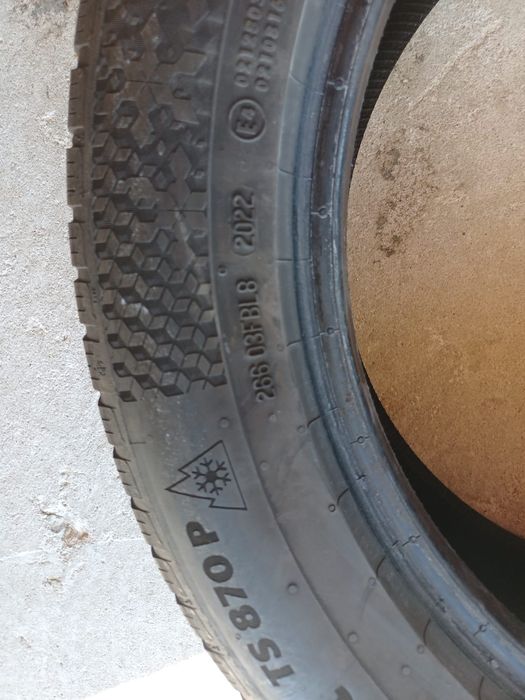 235 55 18 Anvelope m×s  Continental