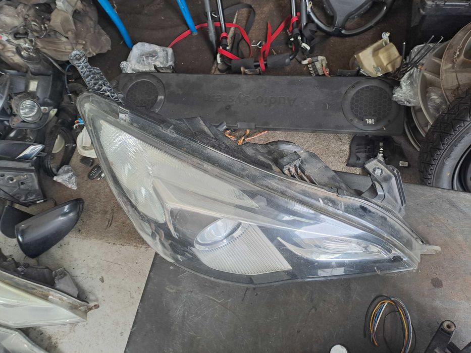 Far stanga dreapta Faruri Opel Astra j GTC cu Lupa