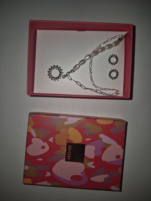 Set bijuterii Sunflower cercei si colier Avon