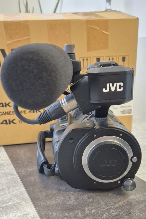 Продавам JVC GY-LS3OO 4K