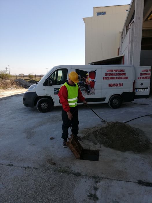 Desfundare canalizare și inspecție video vidanjare sunați pt urgențe