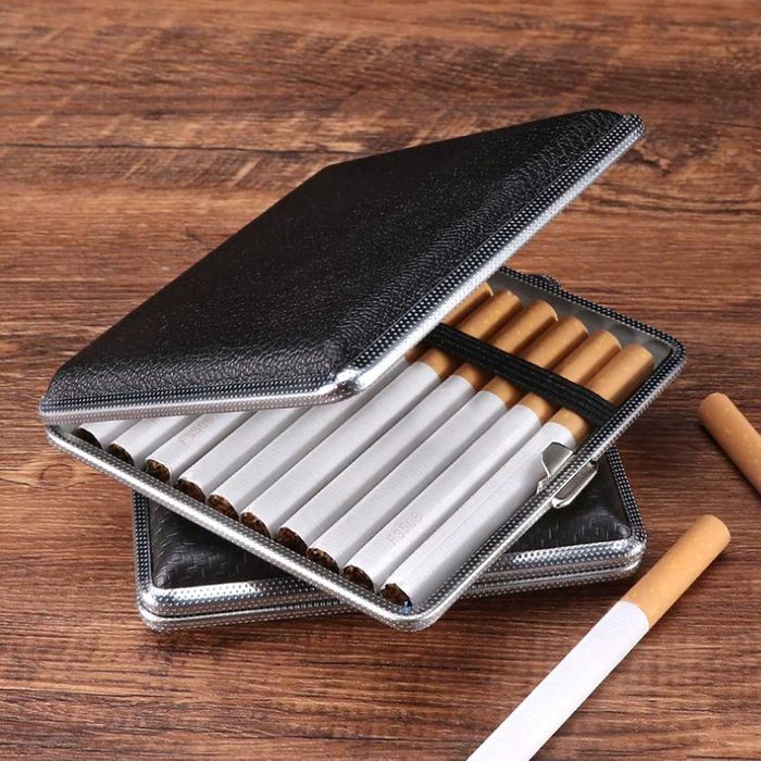 Tabachera eleganta pentru 20 de tigari cu inchidere metalica negru