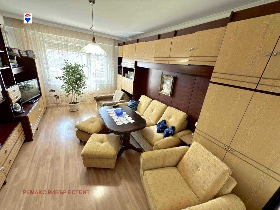 Продава се Четиристаен апартамент в Русе, Чародейка - Юг - 87 кв.м за 1011 €/кв.м - Снимка #2